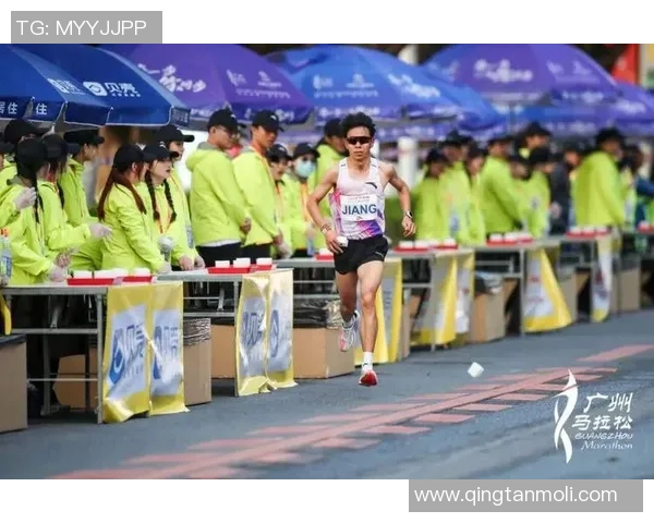 广州城市马拉松精彩点评：滑板队展现力量与激情的完美结合