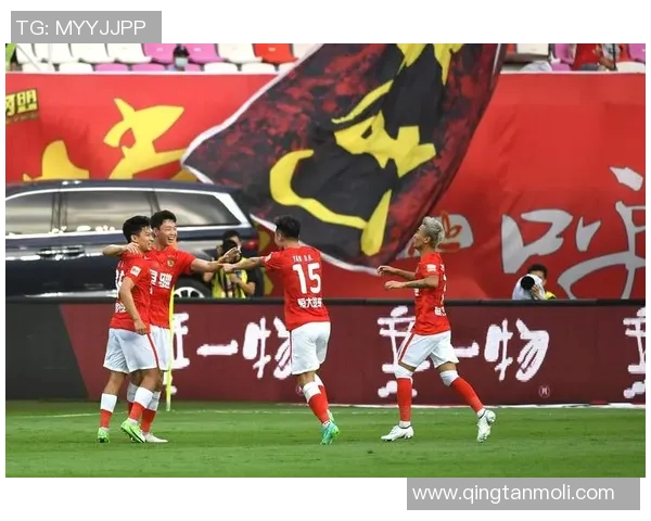 广州足球队以99分稳居冠军赛积分榜首位,展现强大实力 广州足球队以99分稳居冠军赛积分榜首位,展现强大实力