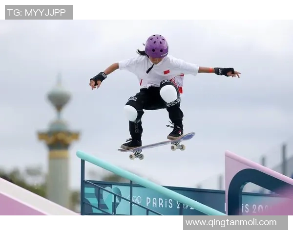 重庆滑板队在世界滑板锦标赛中以90分领先积分榜，展现强劲实力