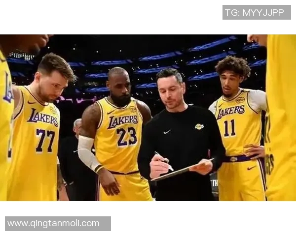 夏季联赛精彩对决湖人队与国王队的激烈较量引发球迷热议