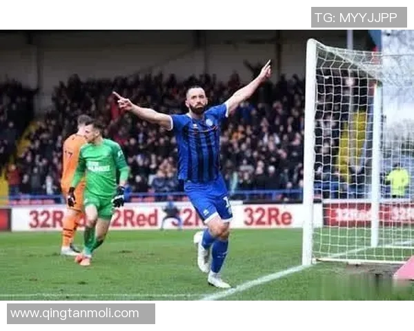 威尔郡与海文利的较量揭示足球战术与团队精神的完美结合